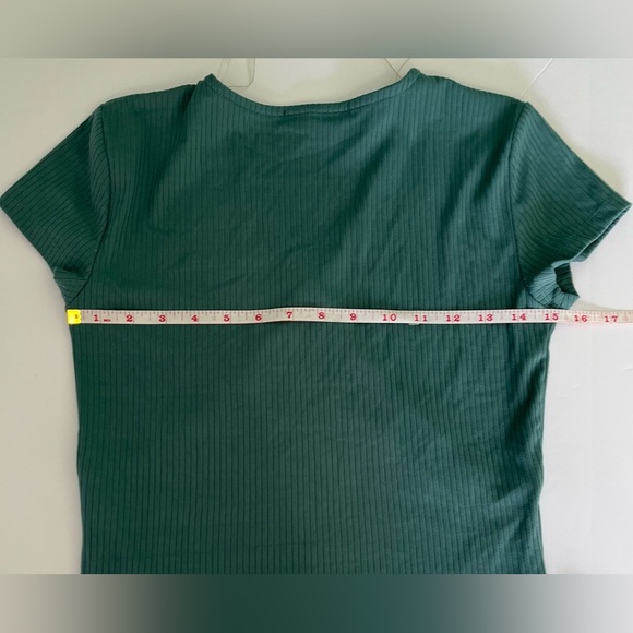 YMI Wrap Top Women’s M Green Ribbed Jersey V Neck Short Sleeve Tie Waist - Picture 6 of 9